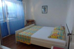 Isolated apartments with a swimming pool Cove Tvrdni Dolac, Hvar - 6112