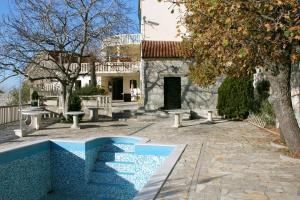Family friendly house with a swimming pool Sumpetar Omis 5969