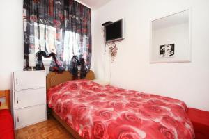 Two-Bedroom Apartment with Terrace and Sea View room in Apartments by the sea Mastrinka Ciovo - 9447