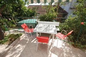 Apartments by the sea Podgora, Makarska - 6788