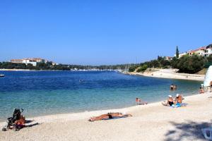 Apartments with parking space Pjescana Uvala, Pula - 7349