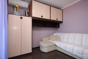 One-Bedroom Apartment with Terrace and Sea View room in Apartments with a parking space Ravni Labin - 7661
