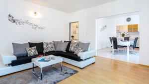 Holiday house with a parking space Marina, Trogir - 11767