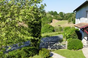 Appartements BaskoParadis I Eco-Gites I Calme I Vue I Anes I Jardin I Montagne I Nature : Appartement avec Terrasse