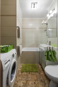 Apartment with a beautiful view of Saski Garden