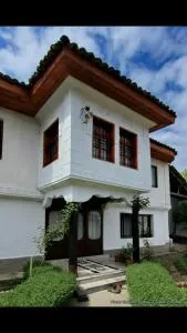Bujtina Zhaveli - Morinë