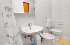 One-Bedroom Apartment with Terrace room in Apartments with a parking space Baska Krk - 5411