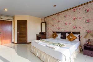 Surin Sunset Hotel - SHA
