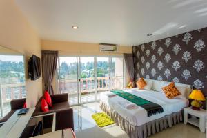 Surin Sunset Hotel - SHA