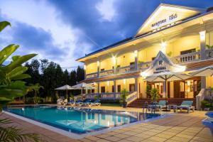 Riviera Hotel & Resort Kep