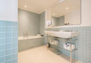 Hotels Hotel Parister Piscine & Spa : Suite Junior avec Accès Privé au Hammam et à la Salle de Sport