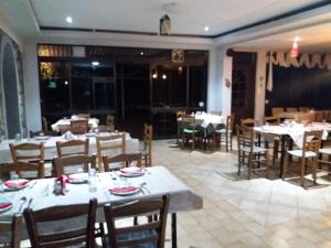 Manoleas Tavern & Rooms to Let
