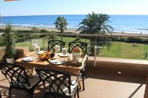 GAVA 2 BEACHFRONT PENTHOUSE - Ґаба