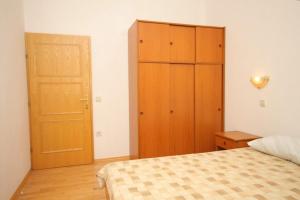 One-Bedroom Apartment with Terrace and Sea View room in Apartment Bozava 8100a