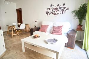 Bordador Central Suite by Valcambre