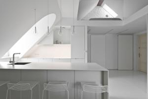 City Entrance Apartment