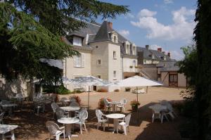 Hotels Logis Manoir De La Giraudiere : photos des chambres