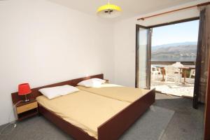 One-Bedroom Apartment with Terrace and Sea View room in Apartments with a parking space Pag - 6529