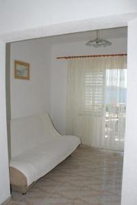 Apartments by the sea Igrane, Makarska - 2679