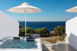 Private Luxury Art Suite with Outdoor Hot Tub, Sea View & Private Pool - Annex