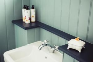 Double or Twin Room with Shower room in Merchants Manor Spa