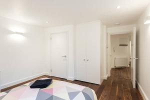 Fleet Street Apartment 4