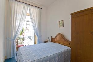 Budget Single Room with Private External Bathroom room in Residencial Geres
