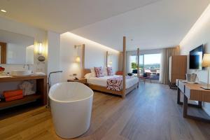 Premium Suite with Pool Access  and Garden View - Adults Only   - SPA Access Included room in Hotel Coronado Thalasso & Spa