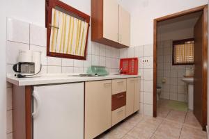 One-Bedroom Apartment with Balcony and Sea View room in Apartments by the sea Bibinje Zadar - 5866