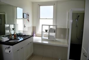 Belton Apartments-Hedge Cottage