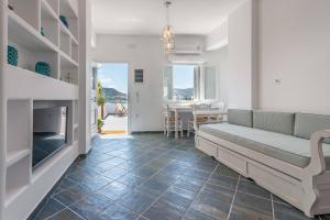 Michalakis Seaside Suites Milos Greece