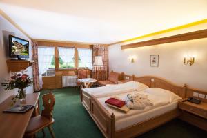 Superior Double Room with Balcony room in Hotel Simmenhof