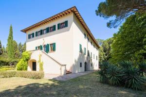 Villa Sorbaiano 16 by VacaVilla