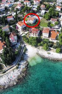 Apartments by the sea Mavarstica Ciovo 1108