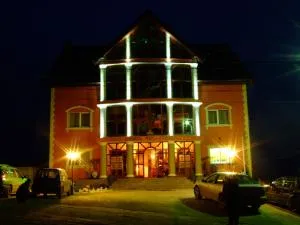 Hotel Royal - Romînaşi