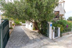 Apartments by the sea Okrug Gornji Ciovo 2792