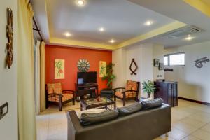 Naxos 15 - 4hvězdičkové hotely ve městě Tamarindo