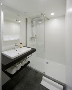 Appart'hotels Les Maisons du Pont - Charme & Caractere : Appartement avec Balcon