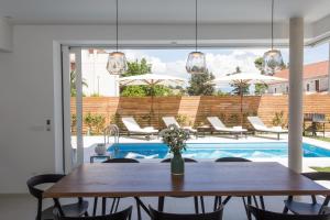 Luxury Villa with Heated Pool near Beach & Split