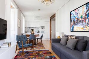 Alfama Sophisticate Flat With Balconies 2Bedrs 2Baths & AC in 19th Century Building Historic Center