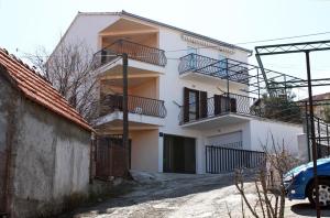 Apartments by the sea Mastrinka, Ciovo - 4836