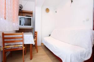 One-Bedroom Apartment with Terrace room in Apartments with a parking space Zuljana Peljesac - 252