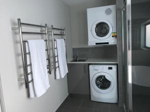 Self Contained Beach View Apartment