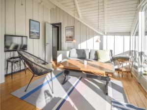 Two-Bedroom Holiday Home In Blavand