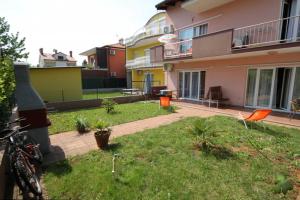 Apartments with a parking space Zambratija Umag 2533