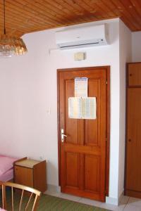 One-Bedroom Apartment with Terrace and Sea View room in Apartments by the sea Podaca Makarska - 2633