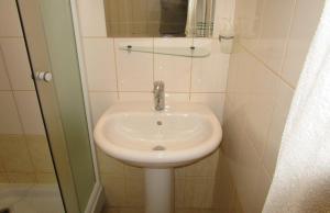 Classic Triple Room room in Hotel Raduga