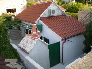 Apartment Menego A2 BOL-CENTER, Croatia