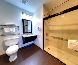 Queen Room - Non-Smoking room in Hillside Hotel