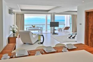 Osho Luxury Beachfront Apartments